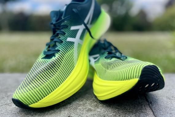 Le test détaillé des Asics MetaSpeed Edge +, encore plus efficaces ?