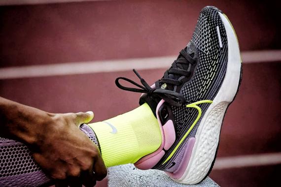 Les Nike ZoomX Invincible