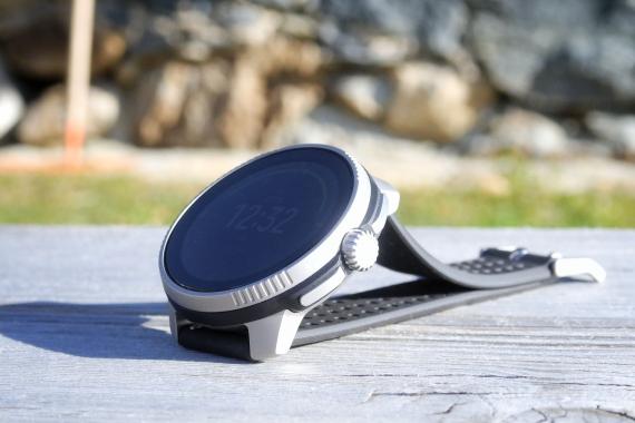 Le test détaillé de la Suunto Race, la superbe montre Outdoor Amoled !