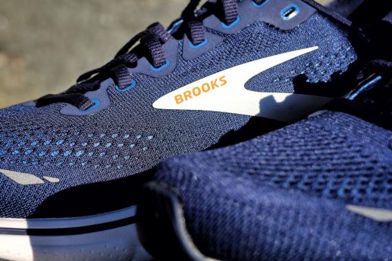 Zoom sur les Brooks Ghost 15