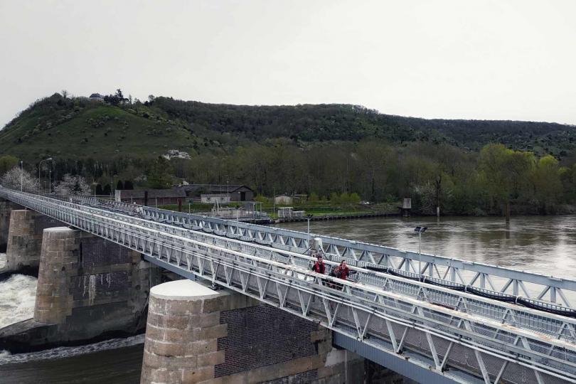 La Station de Trail Rouen-Seine-Eure, la passerelle sur la Seine direction la Côte des 2 Amants