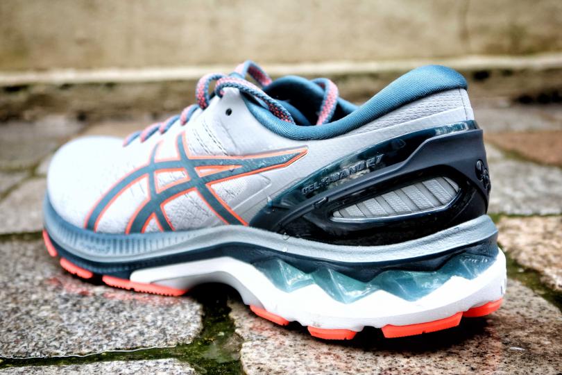 Asics Gel Kayano 27 - Vue sur le talon / arrière