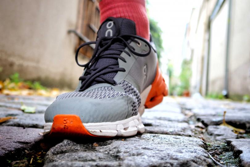 On Cloudflyer - Zoom dans une ruelle