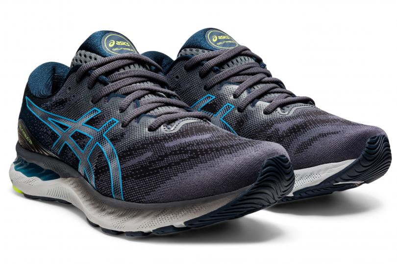 Les Asics Gel Nimbus 23 - studio