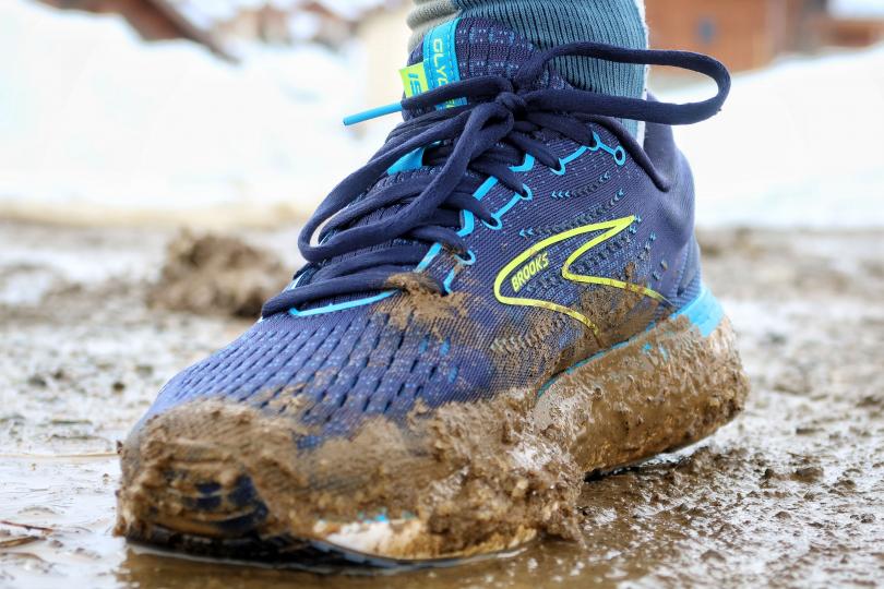 COMMENT JE NETTOIE LES BASKETS DANS LA MACHINE À LAVER ? 