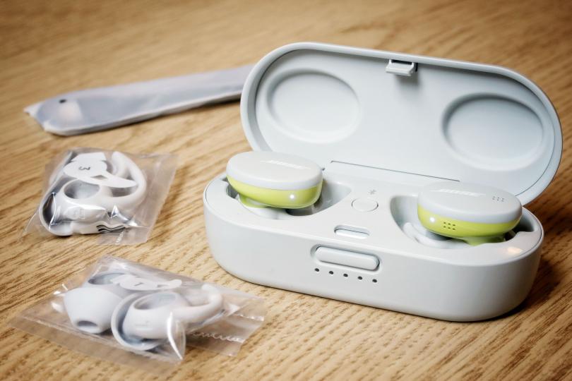 Les Bose Sport Earbuds + chargeur + embouts + cable usb-c