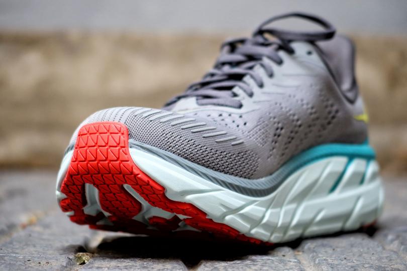 Test Hoka Clifton 9 : Une chaussure fiable pour tous les jours 