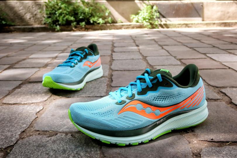 Les Saucony Ride 14 dans la cour