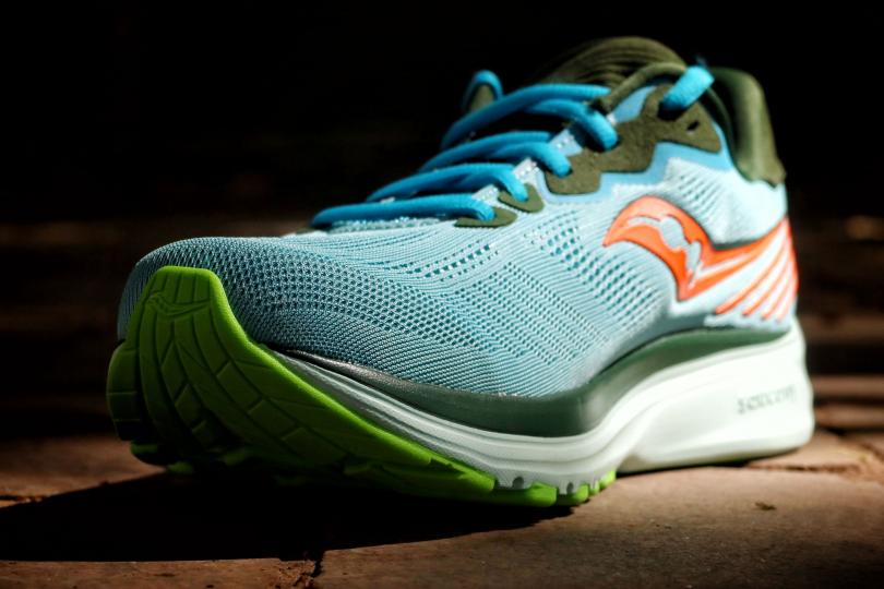 Vue avant zoom sur la Saucony Ride 14