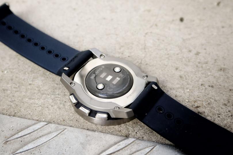 Le capteur cardio de la Suunto 9 Peak, compacité