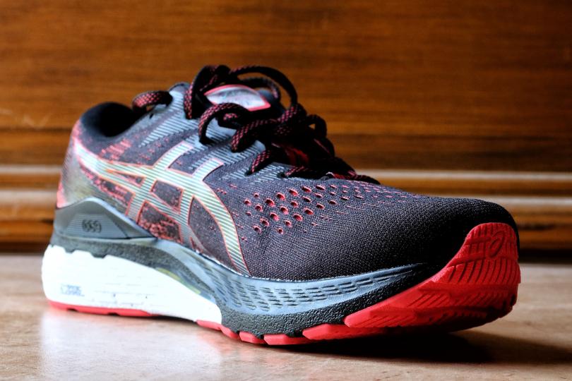 Asics Gel Kayano 28 de 3 quarts avant / RunMag