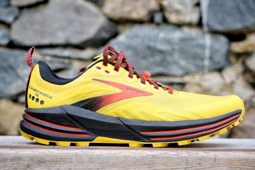 Brooks Cascadia 16 - Vue de profil