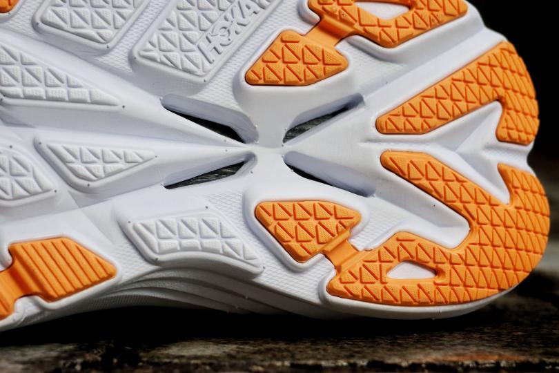 Hoka Bondi X et la plaque carbone