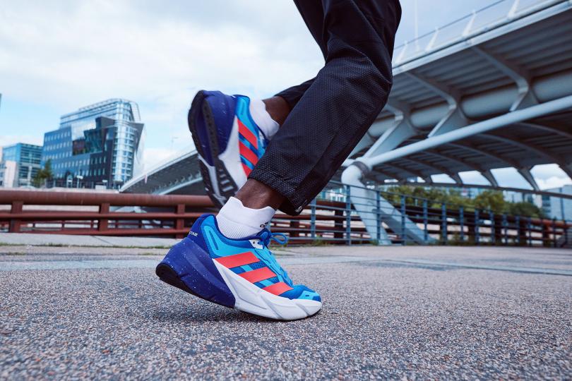 Les Adidas Adistar