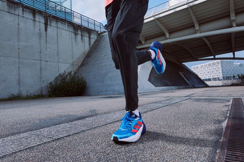 Les Adidas Adistar