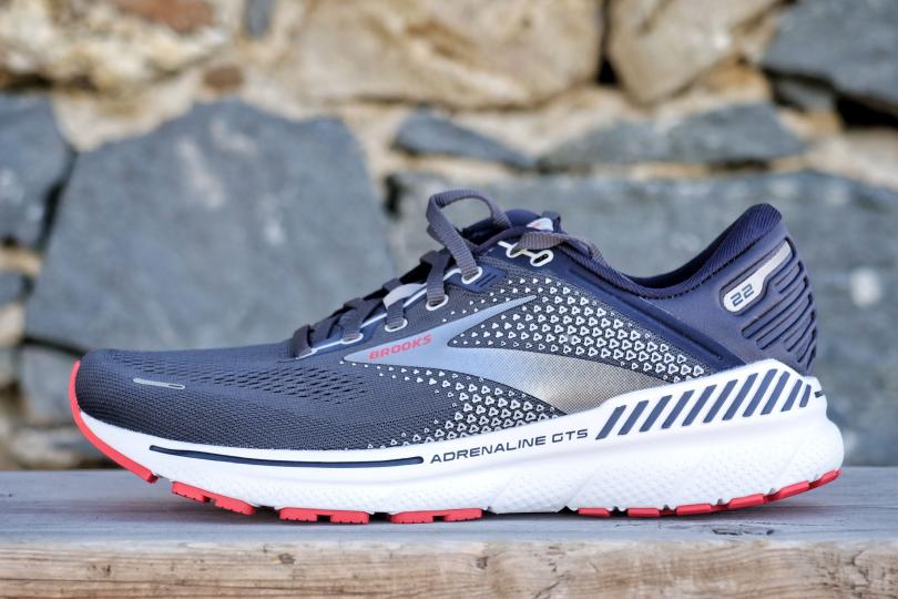 La Brooks Adrenaline GTS 22 vue de profil