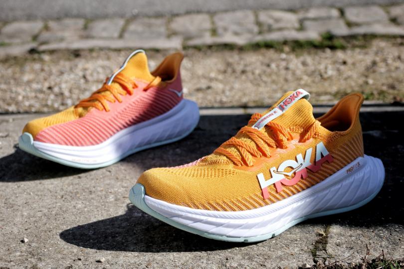 Les Hoka Carbon X 3 bicolores