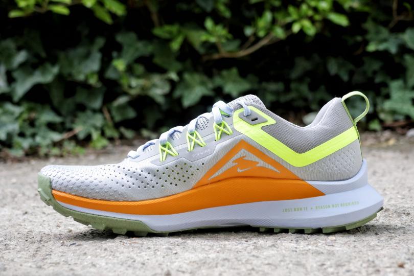 La Nike Pegasus Trail 4 de profil