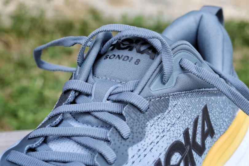 Hoka Bondi 8, la languette