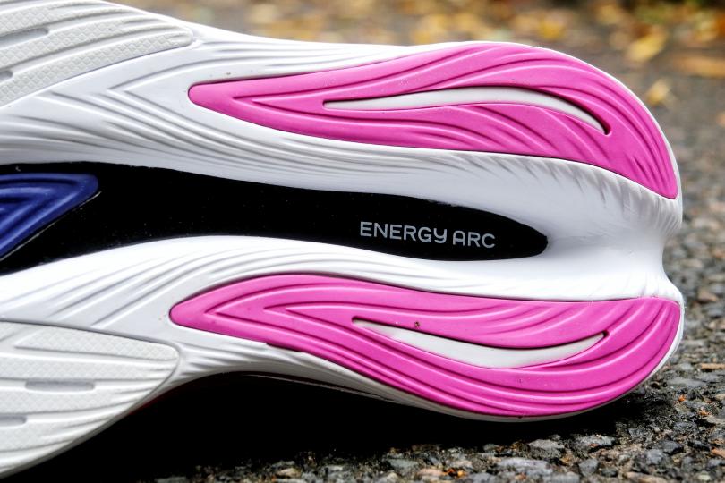 La plaque carbone / New Balance SC Trainer