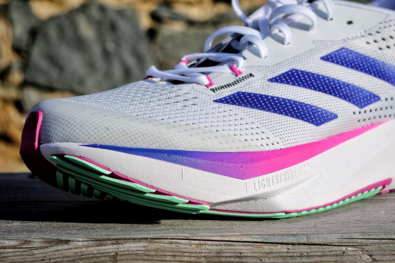 Zoom sur l'avant de l'adidas Adizero SL