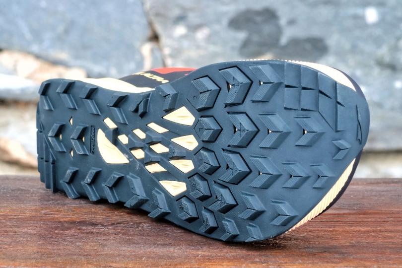 Altra Lonepeak 7, semelle et crampons