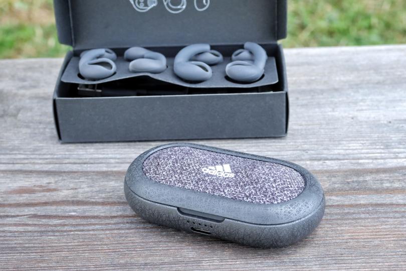 Les adidas FWD-02 Sport True Wireless / boite ouverte