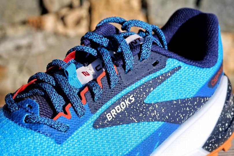 Brooks Catamount 2, la languette et les lacets