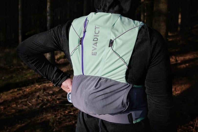 Le test du sac de trail Evadict Femme 8l, accès veste