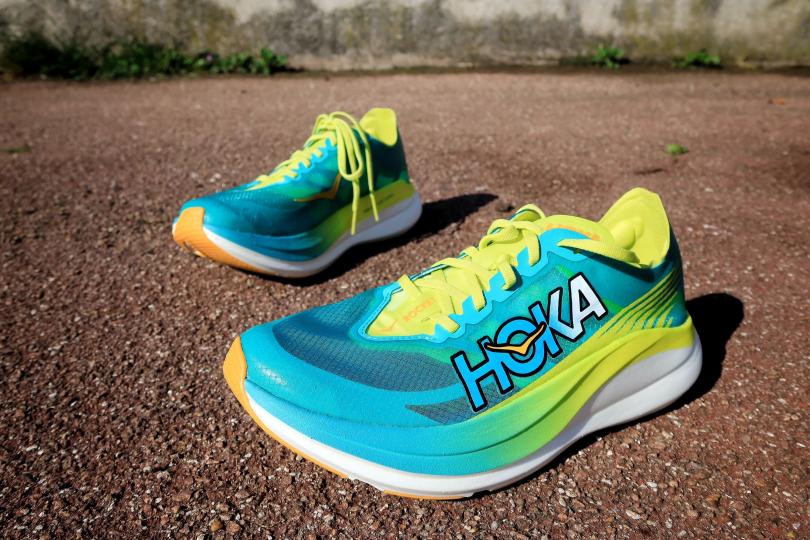 Les Hoka Rocket X 2 à plaque carbone