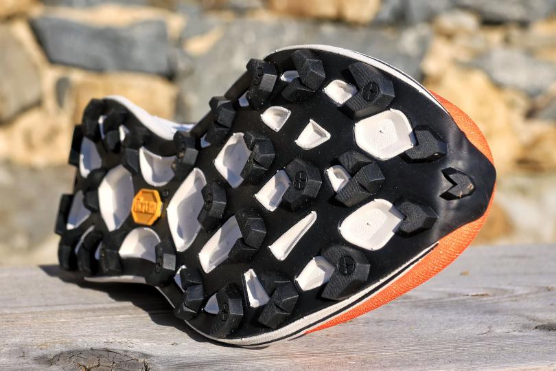Semelle et crampons de la Merrell MTL Skyfire 2