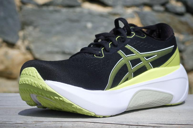 Asics Gel Kayano 30, 3/4 avant