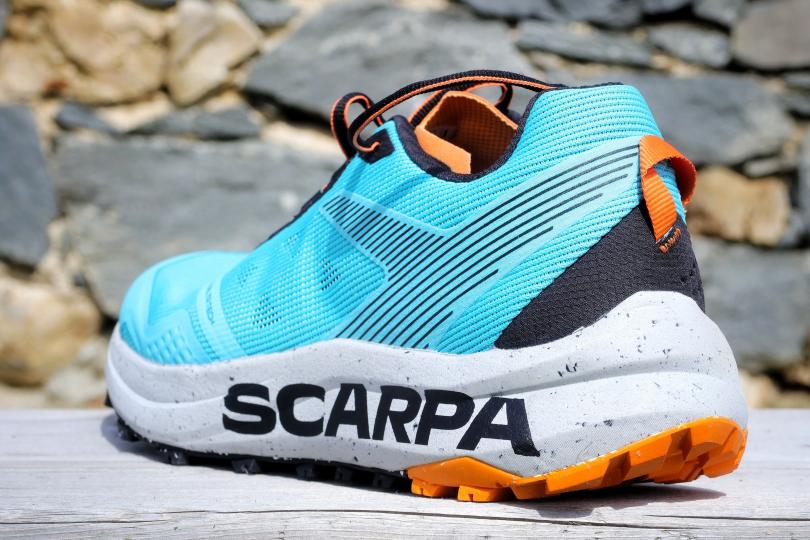 Vue 3/4 arrière sur la Scarpa Spin Planet