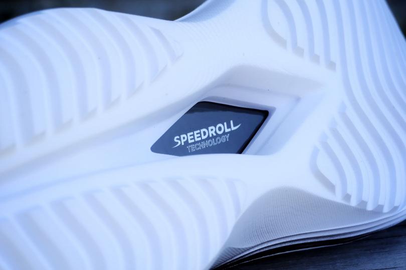 La plaque carbone de la Saucony Kinvara Pro
