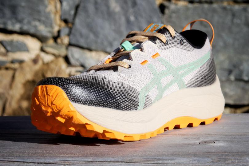 Asics Trabuco 12, vue avant