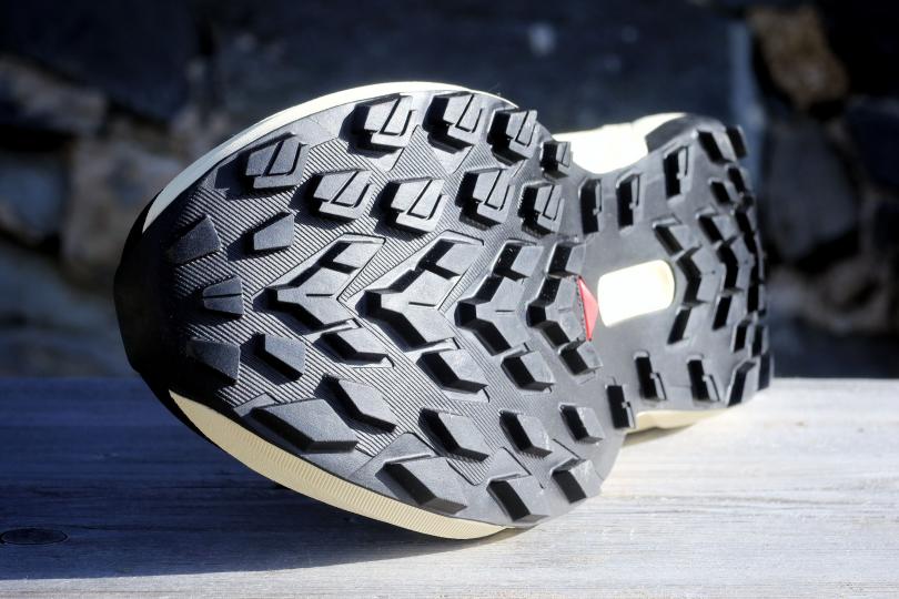 Les crampons des Salomon Genesis