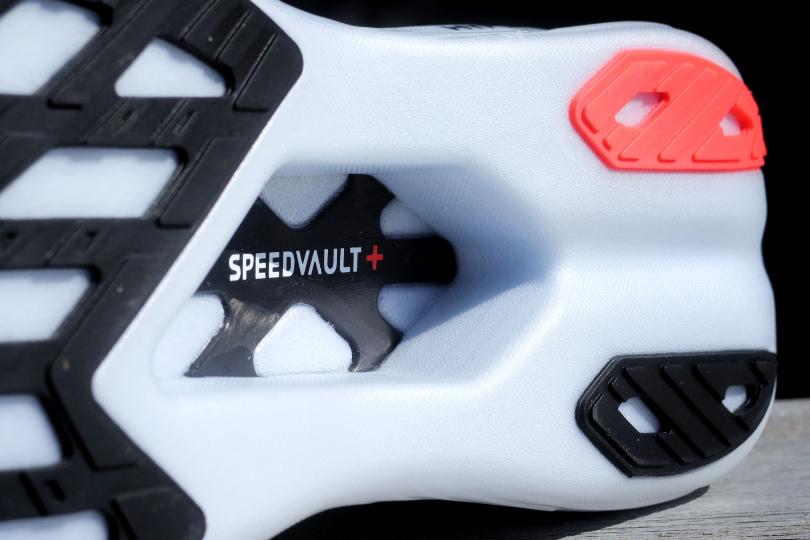 Le SpeedVault en carbone de la Brooks Hyperion Elite 4