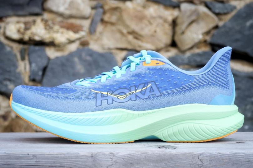 La Hoka Mach 6 vue sur le côté extérieur