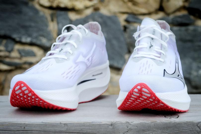 Les Mizuno Wave Rebellion Pro 2