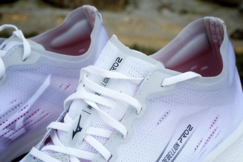 L'encolure des Mizuno Wave Rebellion Pro 2