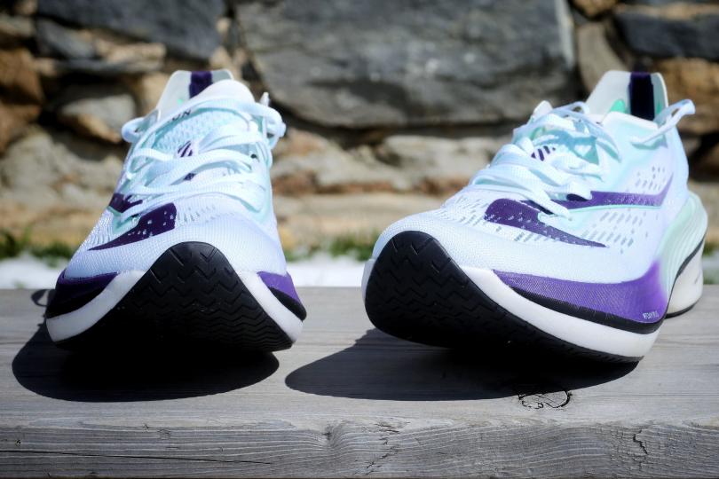 Les Kiprun KD 900X LD à plaque carbone