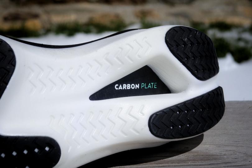 La plaque carbone de la Kiprun KD 900X LD