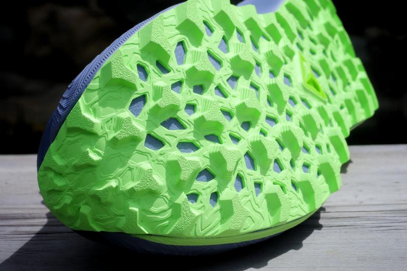 Les crampons Asics-Grip de la Asics Trabuco Max 3
