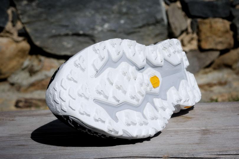 La semelle Vibram de la Hoka SpeedGoat 6