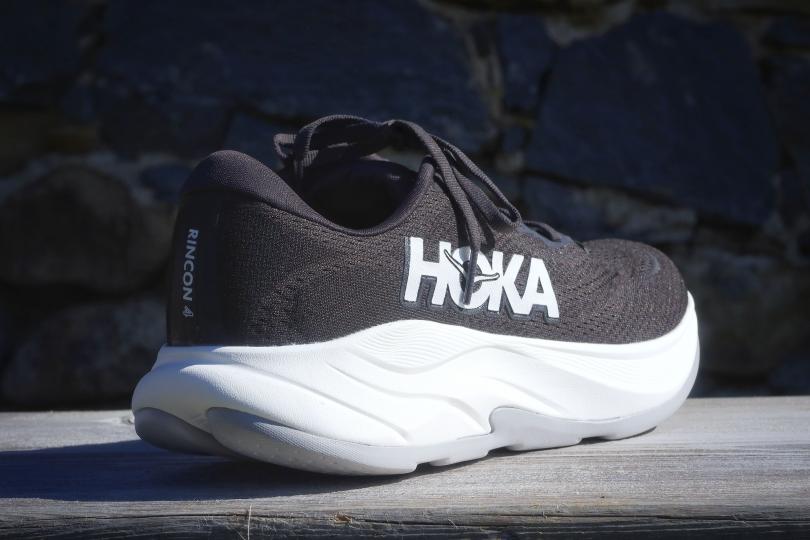 La Hoka Rincon 4, vue 3/4 arrière