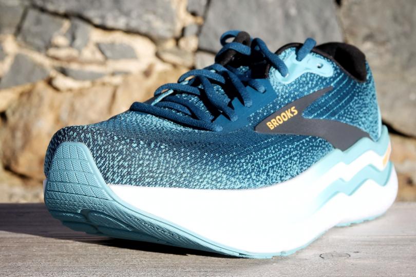 La Brooks Ghost Max 2 vu de l'avant