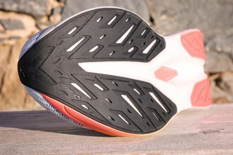 La semelle extérieure des Brooks Hyperion Max 2