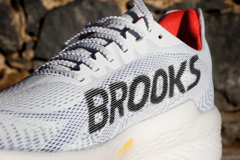 Zoom sur le mesh de la Brooks Hyperion Max 2