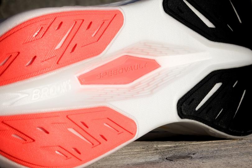 La plaque composite de la Brooks Hyperion Max 2