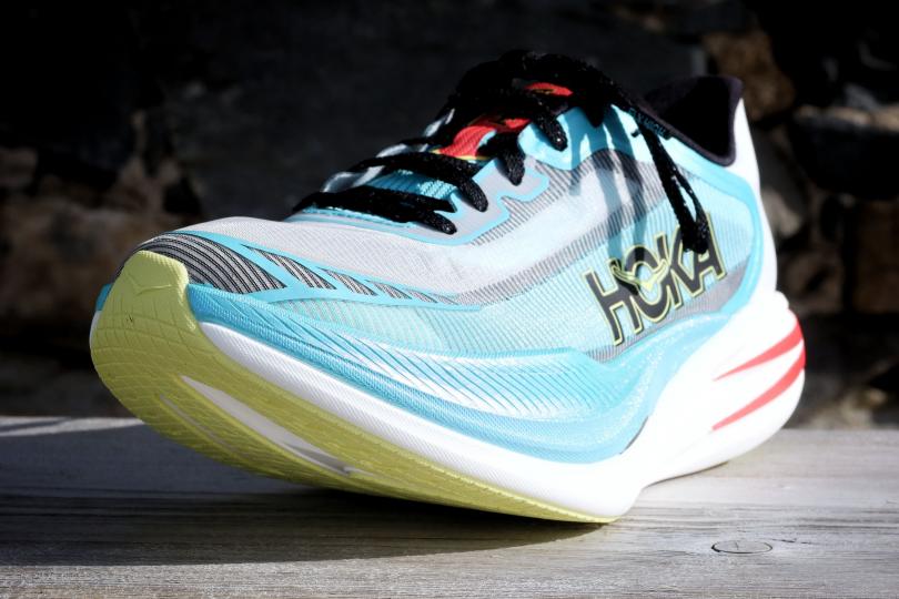 Vue 3 quarts avant de la Hoka Cielo X1 2.0
